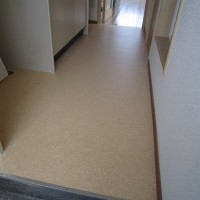 床材を敷き込みました。
ＣＦと質感や色も違うと仕上がりの見栄えも変わります。